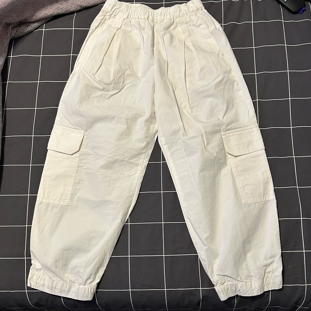 Zara Off-White Elastic Waist Cargo Pants